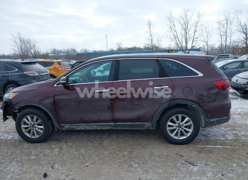 Photo 14 of 2019 Kia Sorento 2.4L LX (VIN 5XYPG4A35KG542363)