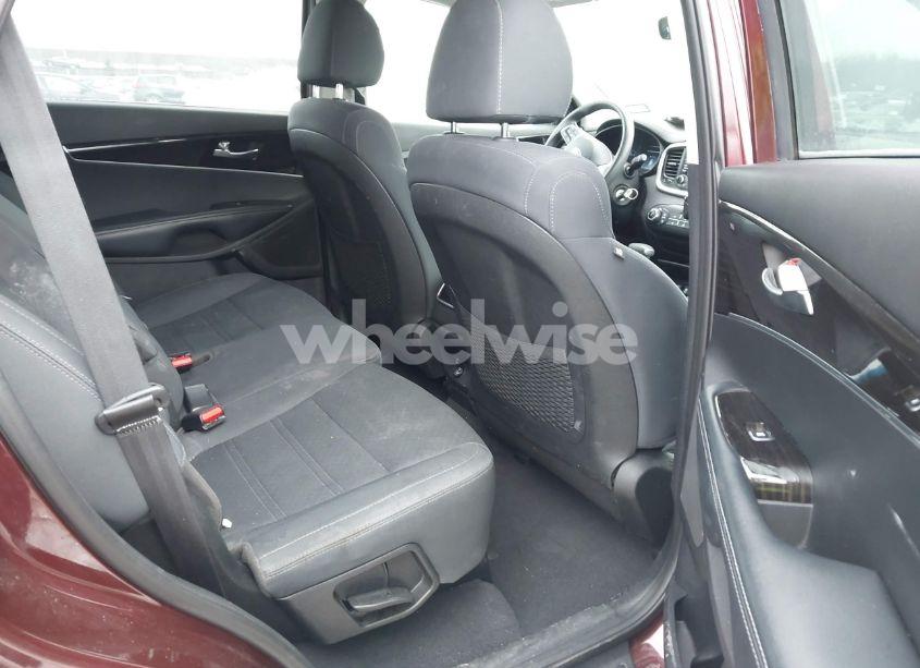 Photo 7 of 2019 Kia Sorento 2.4L LX (VIN 5XYPG4A35KG542363)