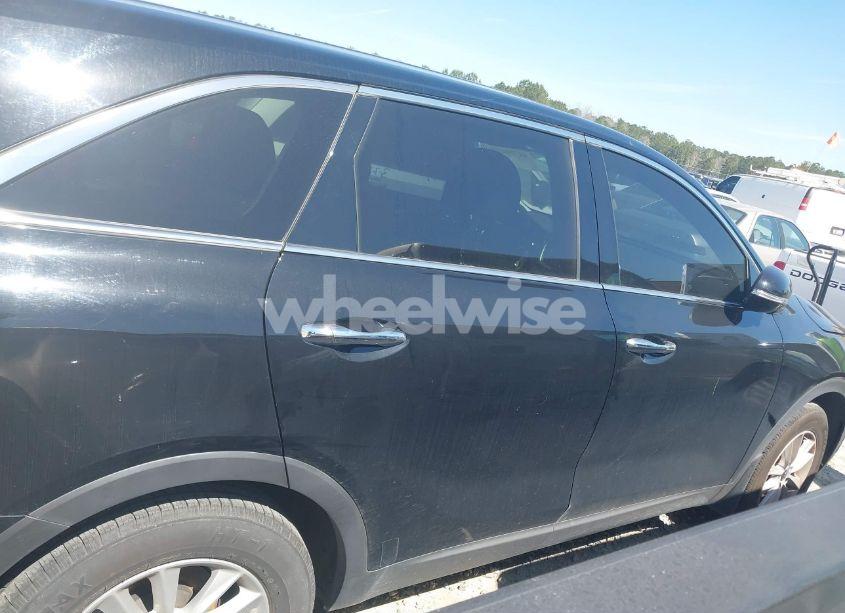 Photo 13 of 2019 Kia Sorento 2.4L LX (VIN 5XYPG4A35KG549507)