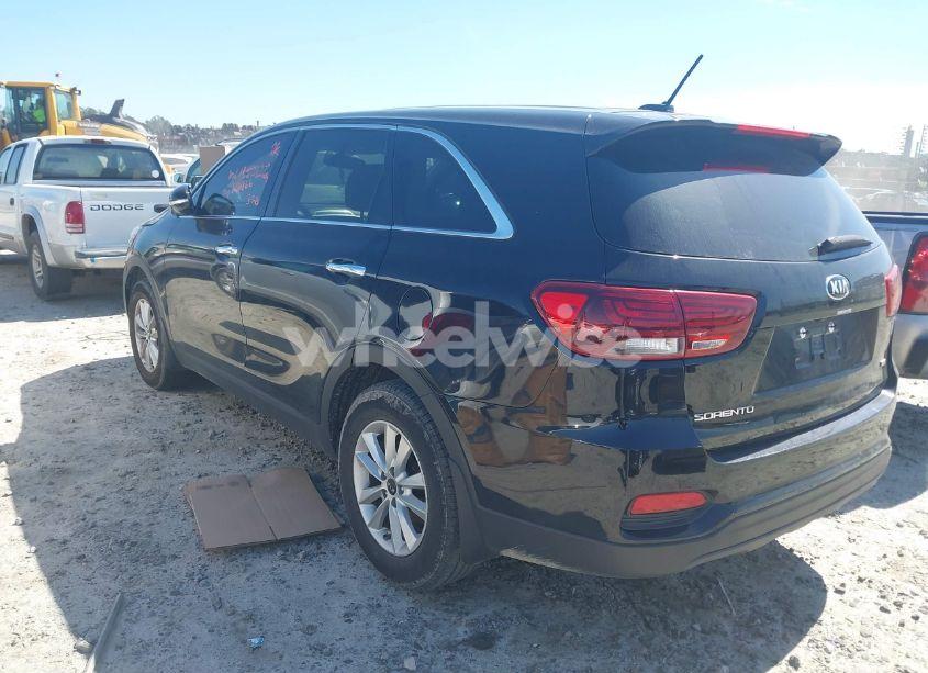 Photo 3 of 2019 Kia Sorento 2.4L LX (VIN 5XYPG4A35KG549507)
