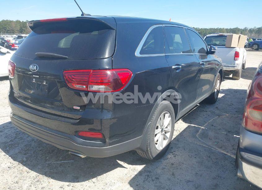 Photo 4 of 2019 Kia Sorento 2.4L LX (VIN 5XYPG4A35KG549507)