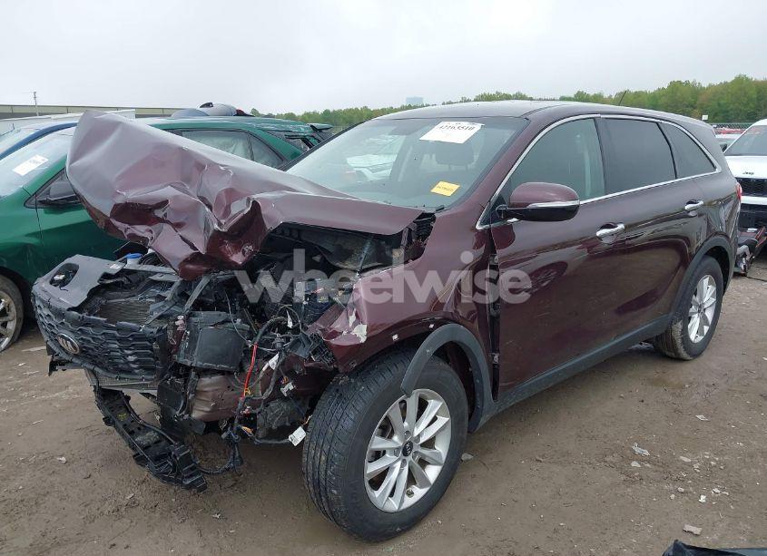 Photo 2 of 2019 Kia Sorento 2.4L LX (VIN 5XYPG4A35KG576447)