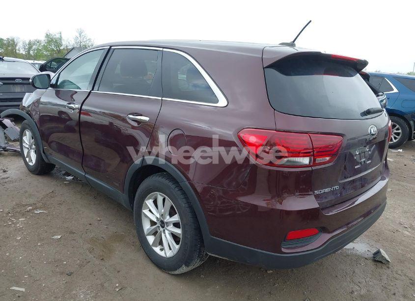 Photo 3 of 2019 Kia Sorento 2.4L LX (VIN 5XYPG4A35KG576447)