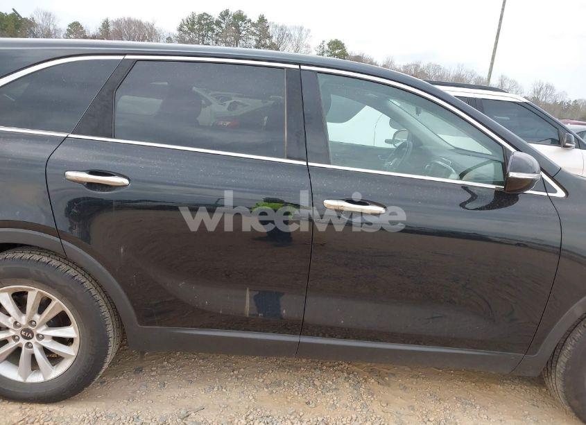 Photo 13 of 2019 Kia Sorento 2.4L L (VIN 5XYPG4A35KG577548)