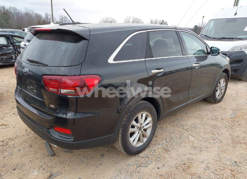 Photo 4 of 2019 Kia Sorento 2.4L L (VIN 5XYPG4A35KG577548)