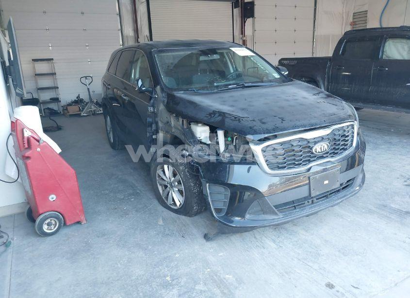 2019 Kia Sorento 2.4L L (VIN 5XYPG4A35KG586766) main photo