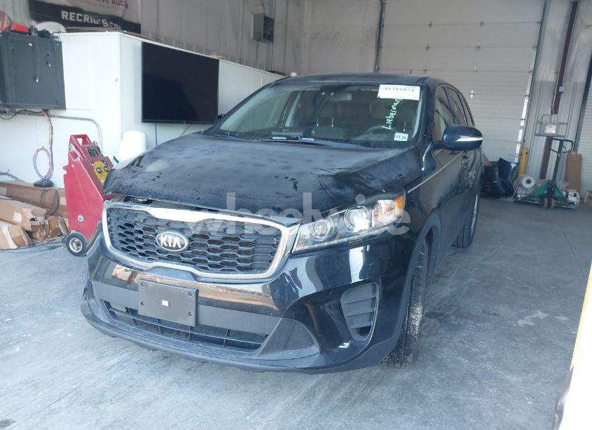 Photo 2 of 2019 Kia Sorento 2.4L L (VIN 5XYPG4A35KG586766)
