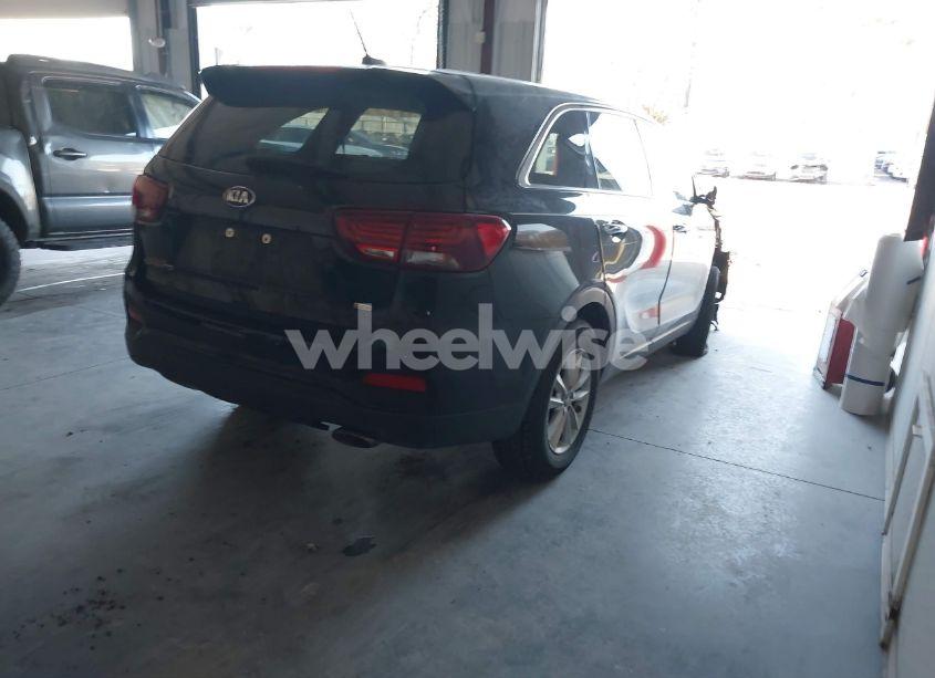 Photo 4 of 2019 Kia Sorento 2.4L L (VIN 5XYPG4A35KG586766)