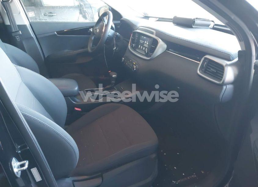 Photo 5 of 2019 Kia Sorento 2.4L L (VIN 5XYPG4A35KG586766)