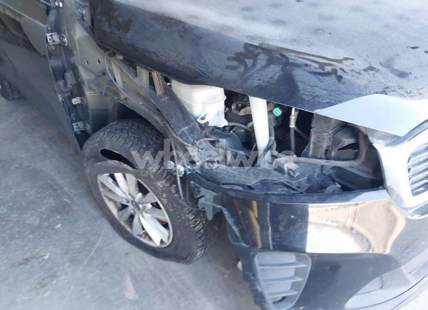 Photo 6 of 2019 Kia Sorento 2.4L L (VIN 5XYPG4A35KG586766)