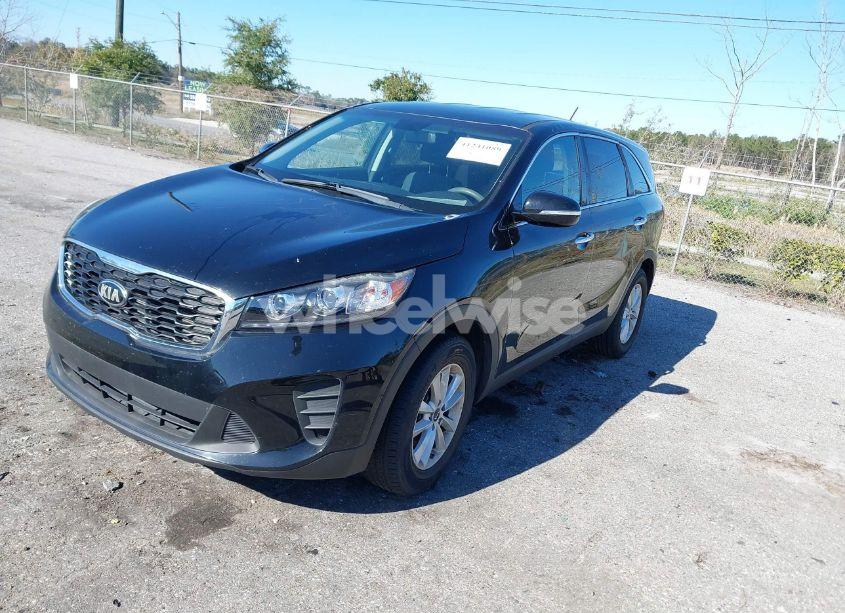 Photo 2 of 2019 Kia Sorento 2.4L L (VIN 5XYPG4A35KG595628)