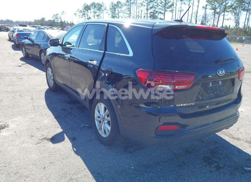 Photo 3 of 2019 Kia Sorento 2.4L L (VIN 5XYPG4A35KG595628)