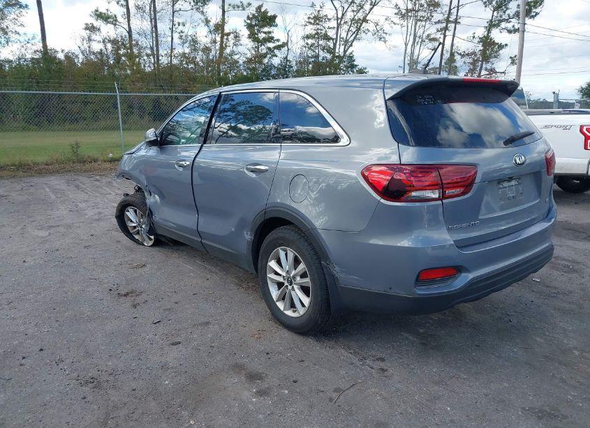Photo 3 of 2019 Kia Sorento 2.4L L (VIN 5XYPG4A35KG596360)