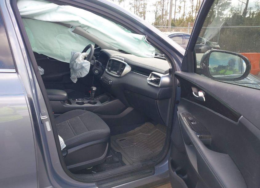 Photo 5 of 2019 Kia Sorento 2.4L L (VIN 5XYPG4A35KG596360)