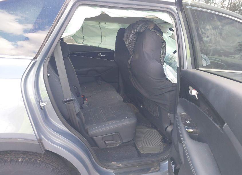Photo 8 of 2019 Kia Sorento 2.4L L (VIN 5XYPG4A35KG596360)