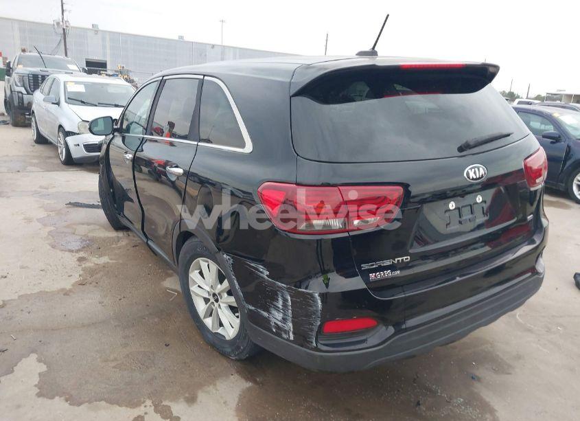 Photo 3 of 2020 Kia Sorento 2.4L L (VIN 5XYPG4A35LG642383)