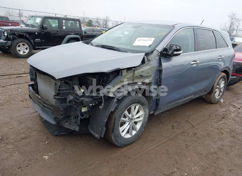 Photo 2 of 2020 Kia Sorento 2.4L L (VIN 5XYPG4A35LG644246)