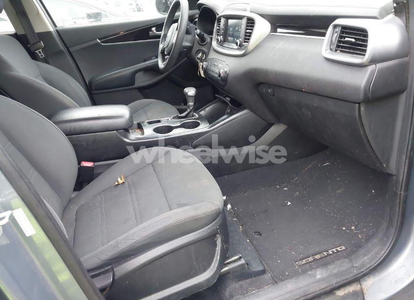 Photo 5 of 2020 Kia Sorento 2.4L L (VIN 5XYPG4A35LG644246)