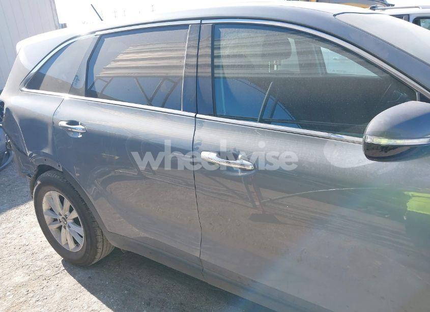 Photo 14 of 2020 Kia Sorento 2.4L LX (VIN 5XYPG4A35LG661368)