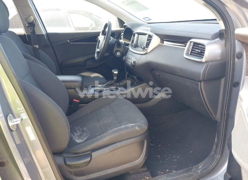 Photo 5 of 2020 Kia Sorento 2.4L LX (VIN 5XYPG4A35LG661368)