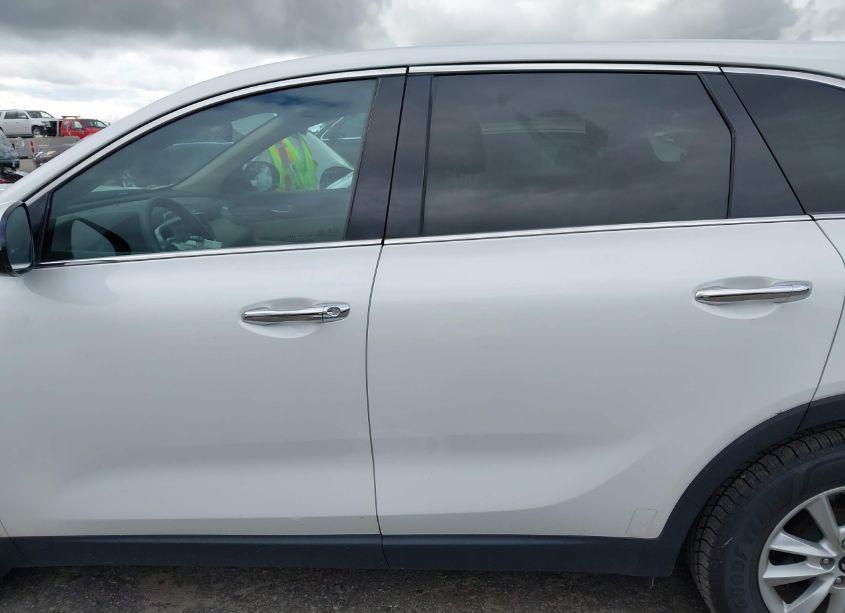 Photo 14 of 2020 Kia Sorento 2.4L LX (VIN 5XYPG4A35LG669910)