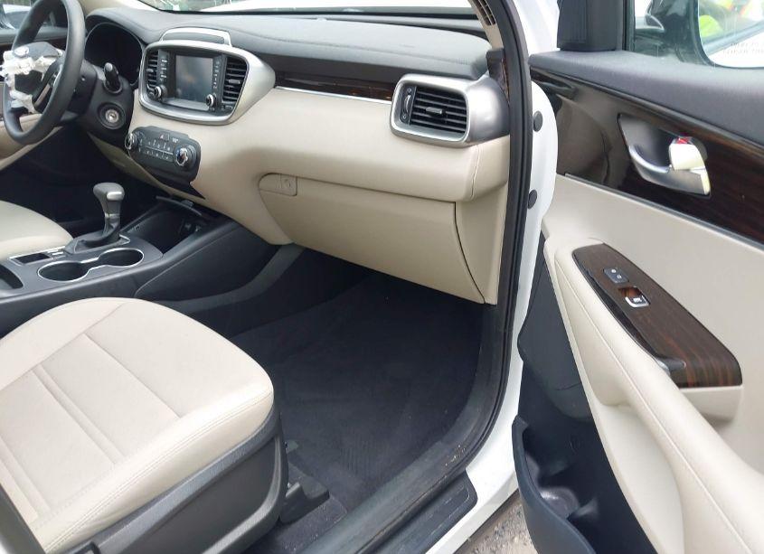 Photo 5 of 2020 Kia Sorento 2.4L LX (VIN 5XYPG4A35LG669910)