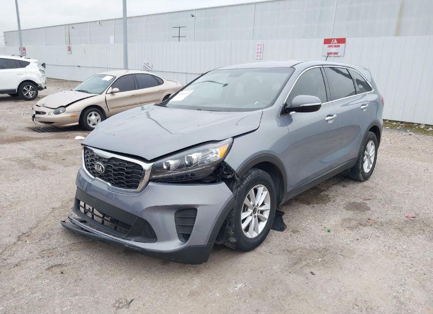 Photo 2 of 2020 Kia Sorento 2.4L LX (VIN 5XYPG4A35LG675139)