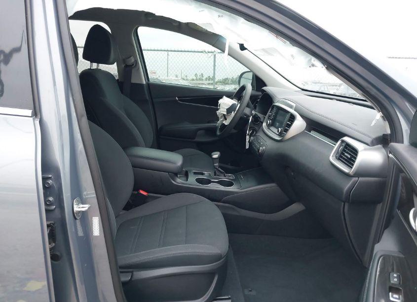 Photo 5 of 2020 Kia Sorento 2.4L LX (VIN 5XYPG4A35LG675139)