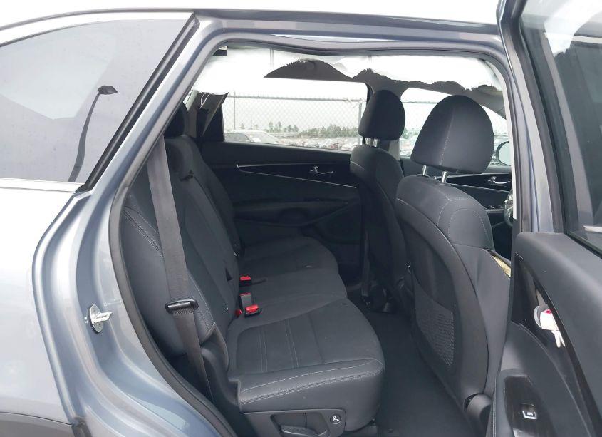 Photo 8 of 2020 Kia Sorento 2.4L LX (VIN 5XYPG4A35LG675139)