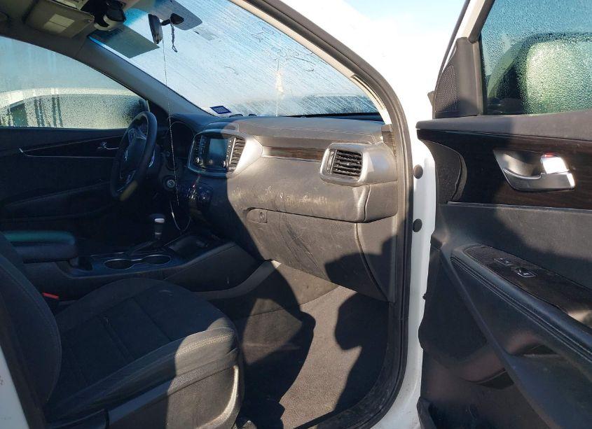 Photo 5 of 2020 Kia Sorento 2.4L LX (VIN 5XYPG4A35LG680518)