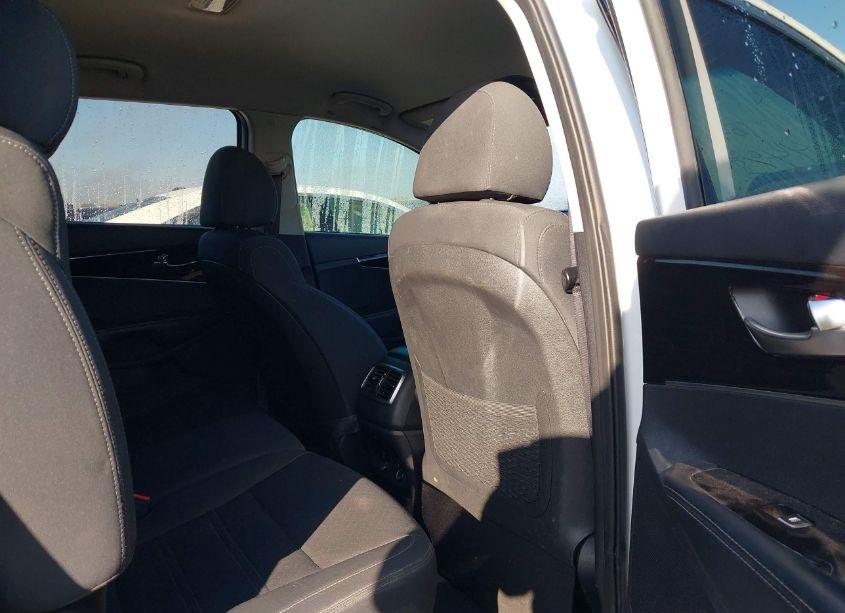 Photo 8 of 2020 Kia Sorento 2.4L LX (VIN 5XYPG4A35LG680518)