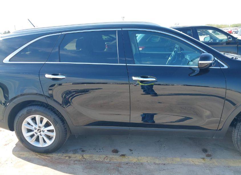 Photo 14 of 2020 Kia Sorento 2.4L LX (VIN 5XYPG4A35LG681894)