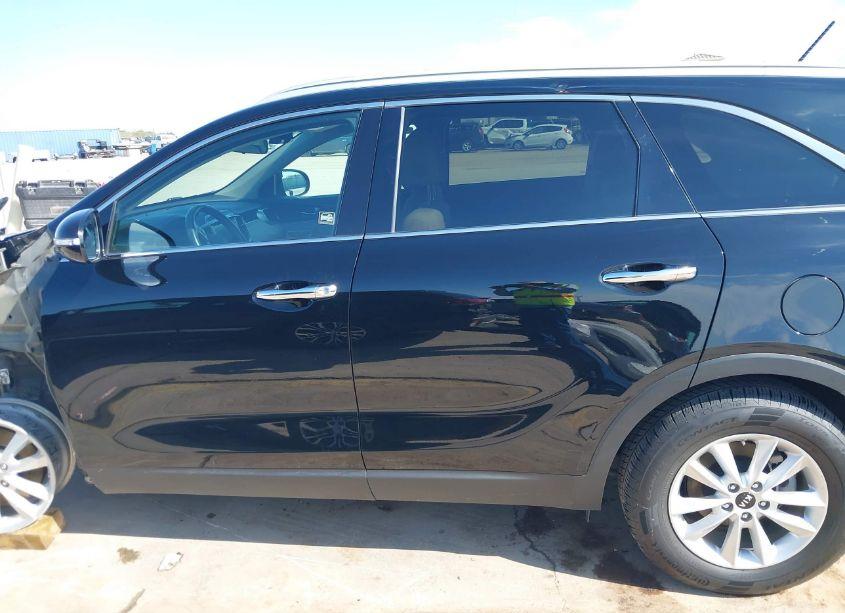 Photo 15 of 2020 Kia Sorento 2.4L LX (VIN 5XYPG4A35LG681894)