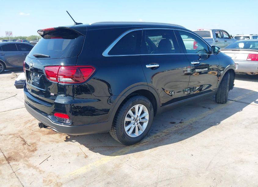 Photo 4 of 2020 Kia Sorento 2.4L LX (VIN 5XYPG4A35LG681894)