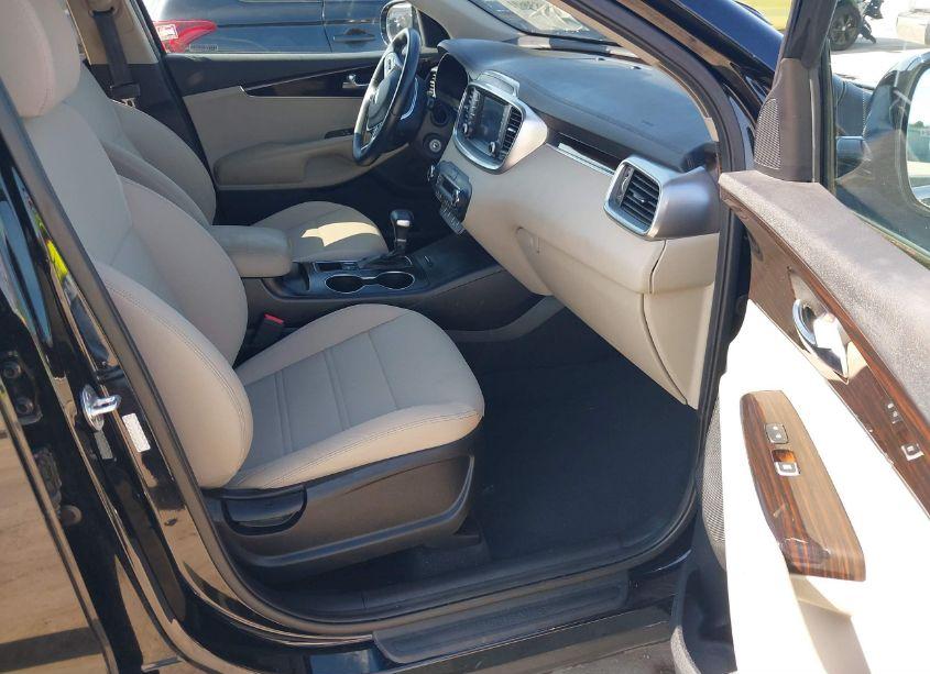 Photo 5 of 2020 Kia Sorento 2.4L LX (VIN 5XYPG4A35LG681894)