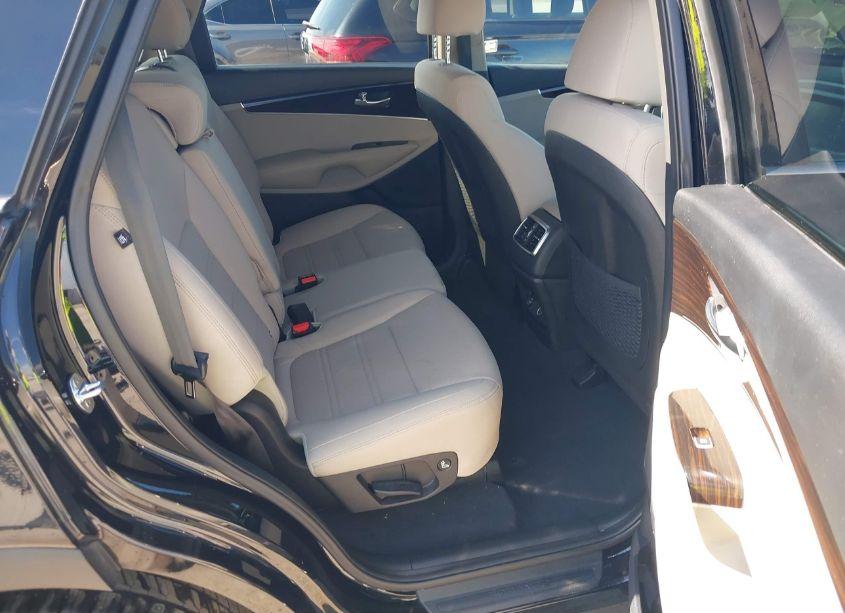 Photo 8 of 2020 Kia Sorento 2.4L LX (VIN 5XYPG4A35LG681894)