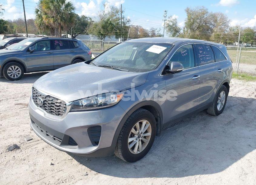 Photo 2 of 2020 Kia Sorento 2.4L L (VIN 5XYPG4A35LG699327)