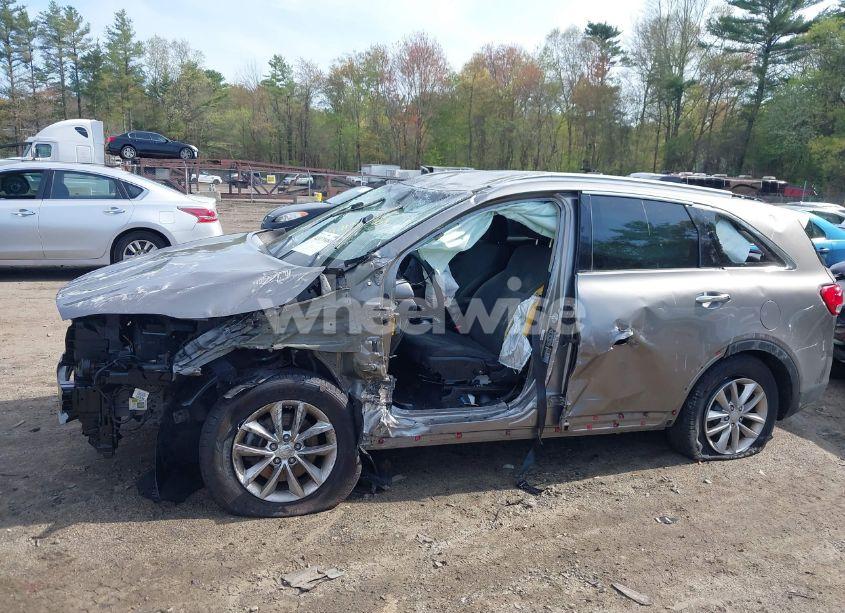 Photo 14 of 2016 Kia Sorento 2.4L LX (VIN 5XYPG4A36GG005573)