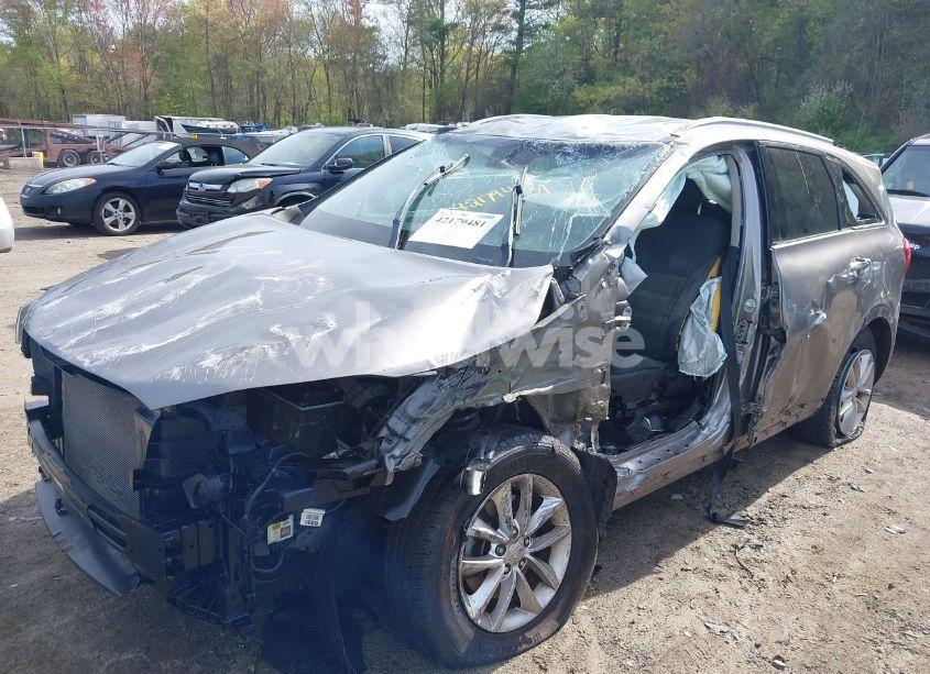 Photo 2 of 2016 Kia Sorento 2.4L LX (VIN 5XYPG4A36GG005573)