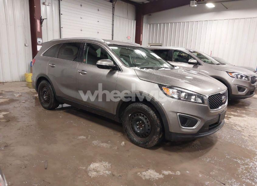 2016 Kia Sorento 2.4L LX (VIN 5XYPG4A36GG019425) main photo