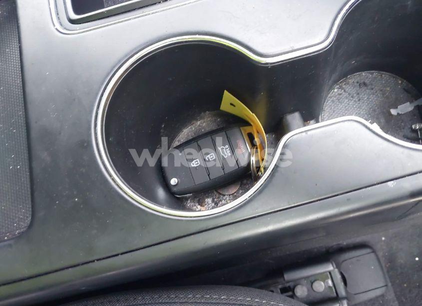 Photo 11 of 2016 Kia Sorento 2.4L LX (VIN 5XYPG4A36GG019425)