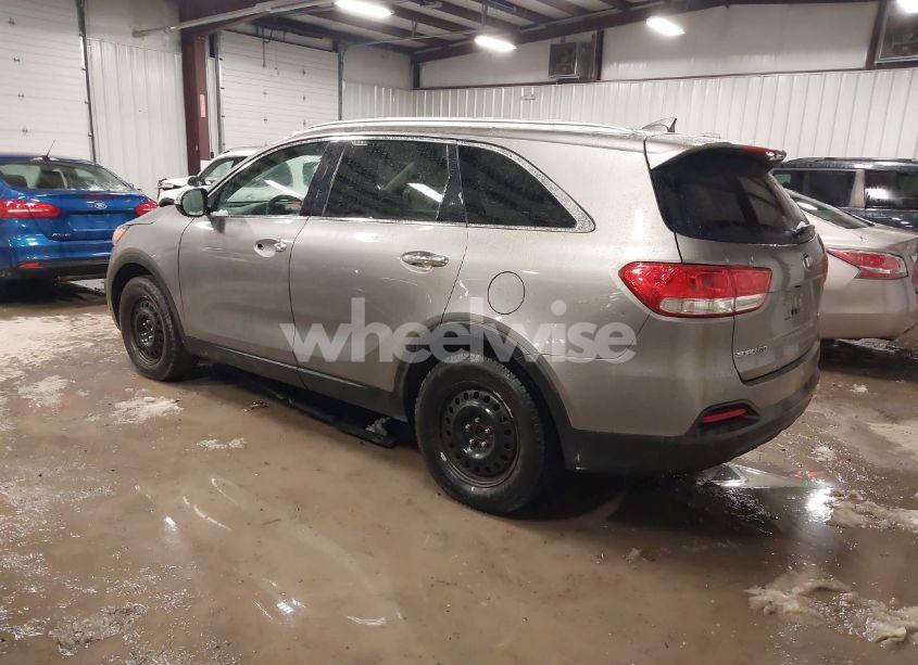 Photo 3 of 2016 Kia Sorento 2.4L LX (VIN 5XYPG4A36GG019425)
