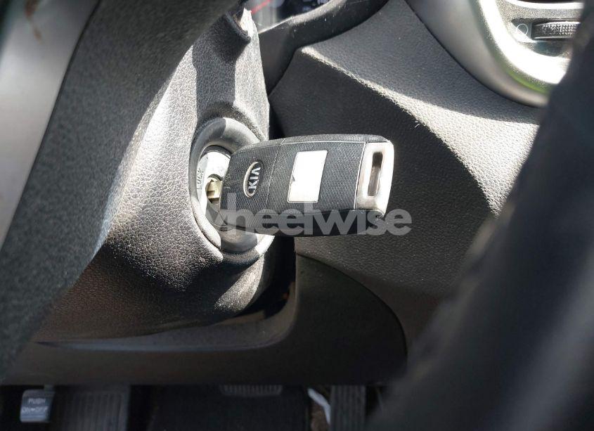 Photo 11 of 2016 Kia Sorento 2.4L LX (VIN 5XYPG4A36GG074330)