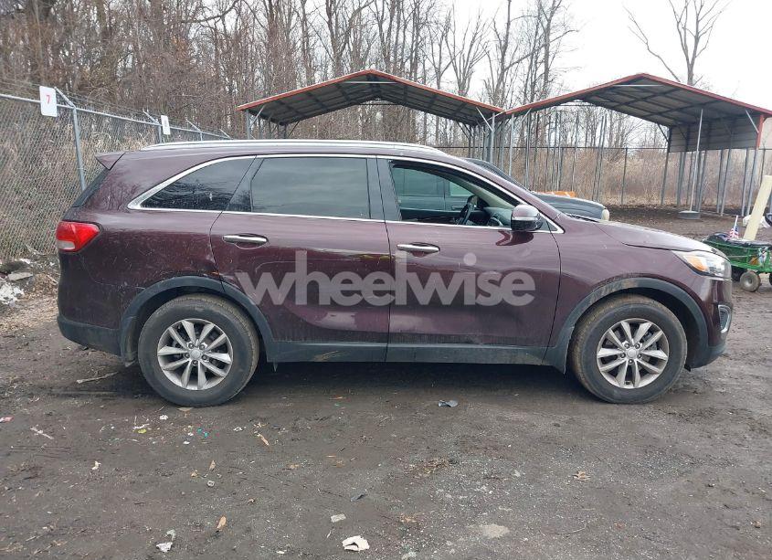 Photo 13 of 2016 Kia Sorento 2.4L LX (VIN 5XYPG4A36GG075719)