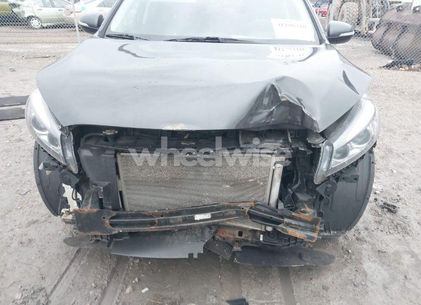 Photo 18 of 2016 Kia Sorento 2.4L LX (VIN 5XYPG4A36GG108122)