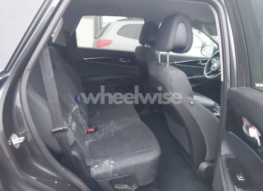 Photo 8 of 2016 Kia Sorento 2.4L LX (VIN 5XYPG4A36GG108122)