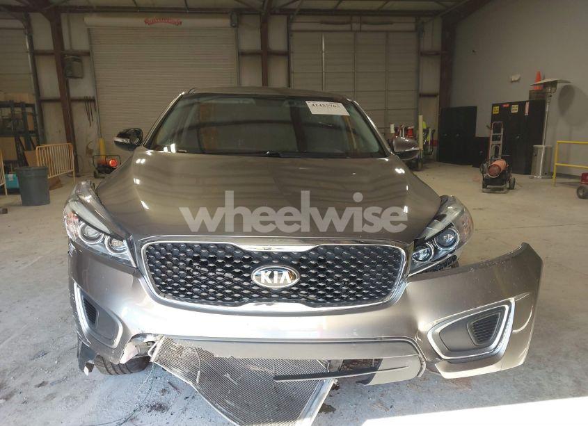 Photo 12 of 2016 Kia Sorento 2.4L L (VIN 5XYPG4A36GG114227)