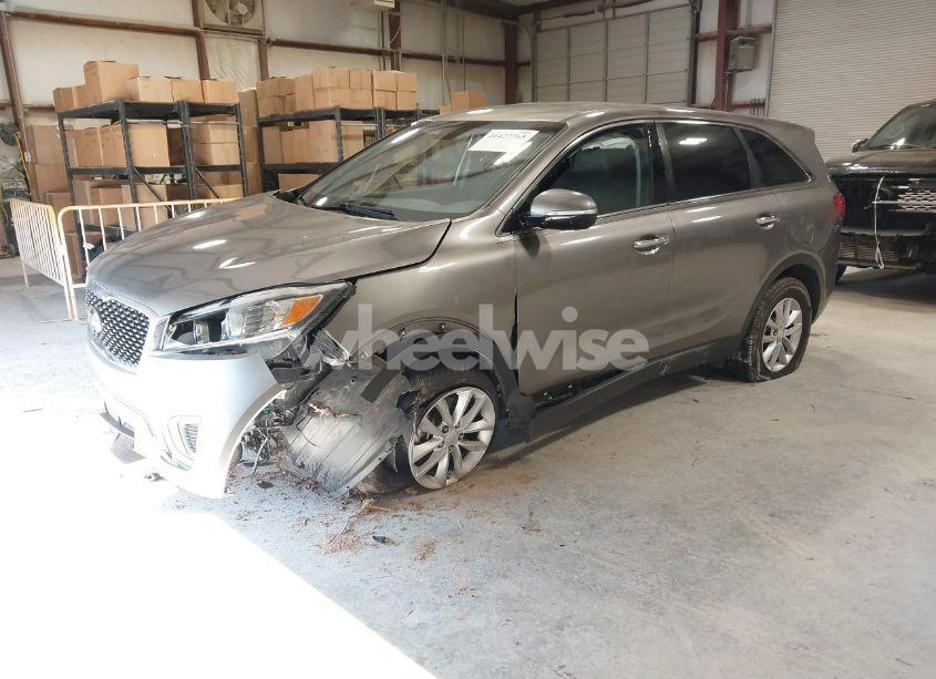 Photo 2 of 2016 Kia Sorento 2.4L L (VIN 5XYPG4A36GG114227)