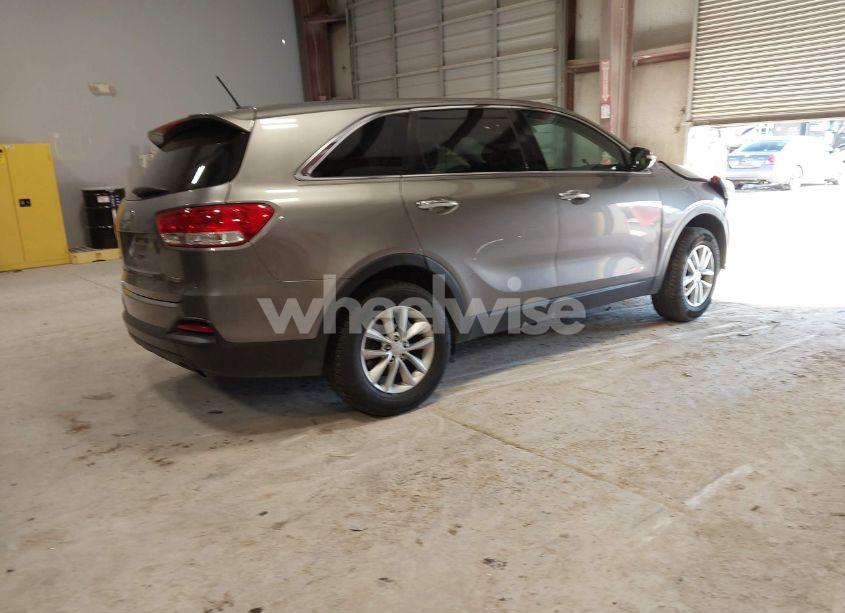 Photo 4 of 2016 Kia Sorento 2.4L L (VIN 5XYPG4A36GG114227)