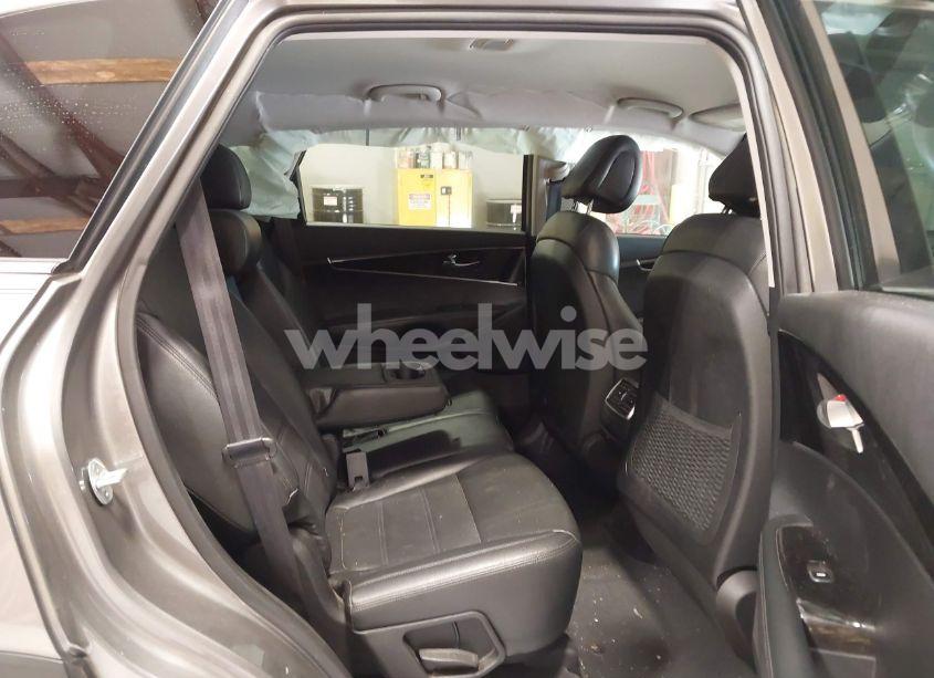 Photo 8 of 2016 Kia Sorento 2.4L L (VIN 5XYPG4A36GG114227)